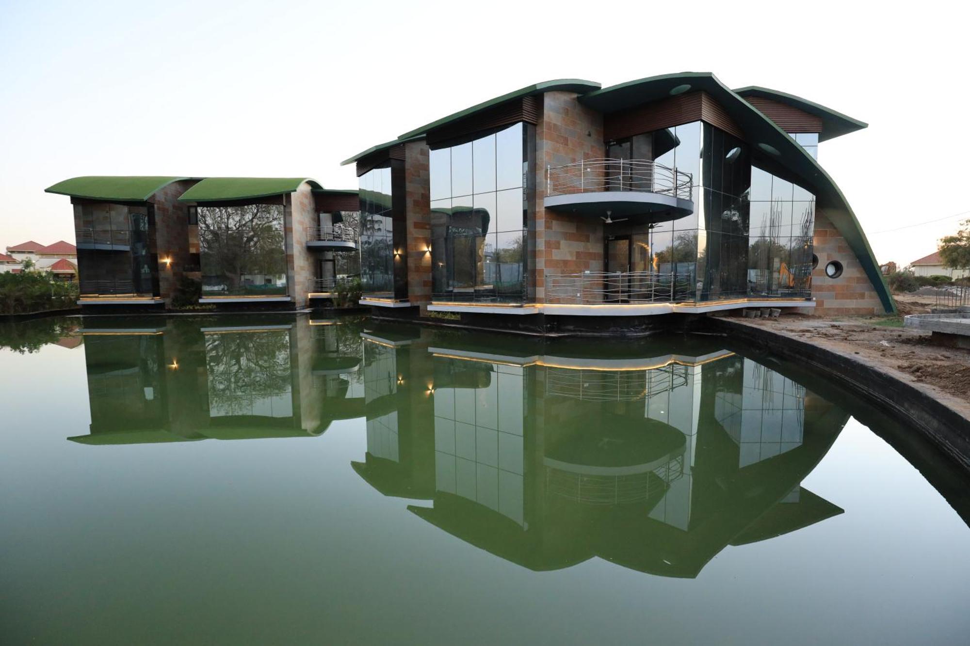 Neonz Resort & Club Ānand Dış mekan fotoğraf