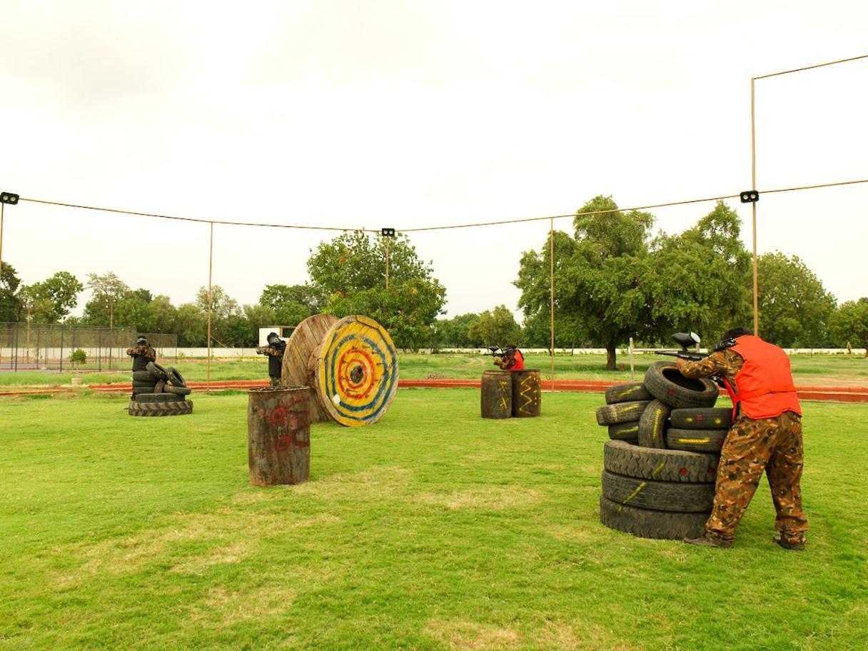 Neonz Resort & Club Ānand Dış mekan fotoğraf