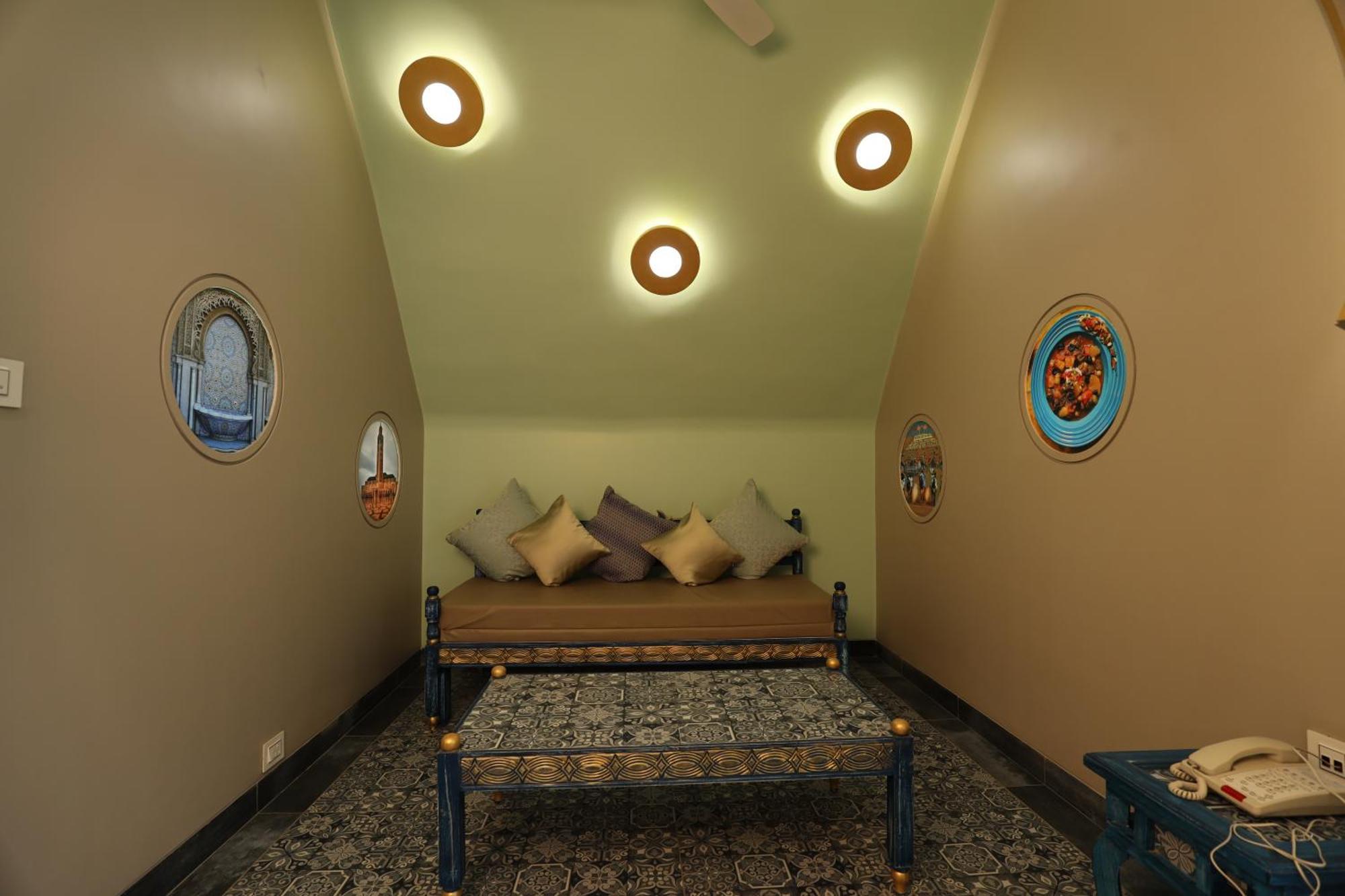 Neonz Resort & Club Ānand Dış mekan fotoğraf