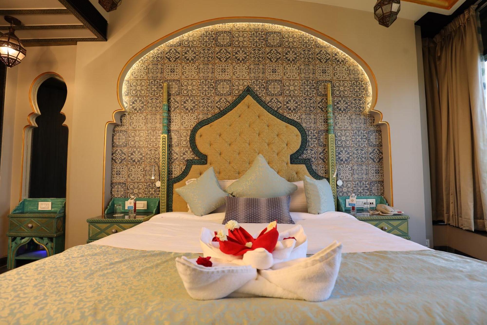 Neonz Resort & Club Ānand Dış mekan fotoğraf
