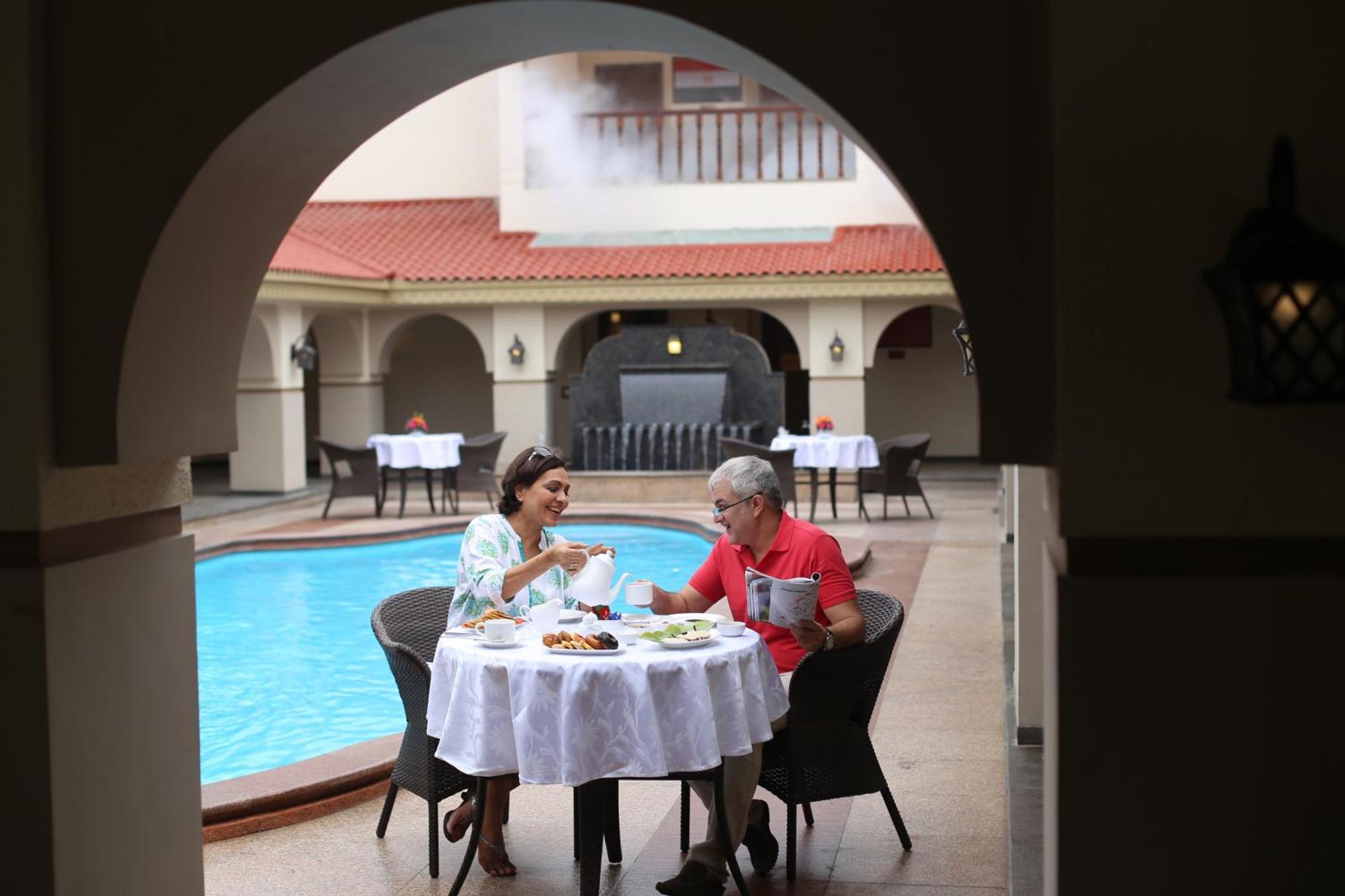 Neonz Resort & Club Ānand Dış mekan fotoğraf
