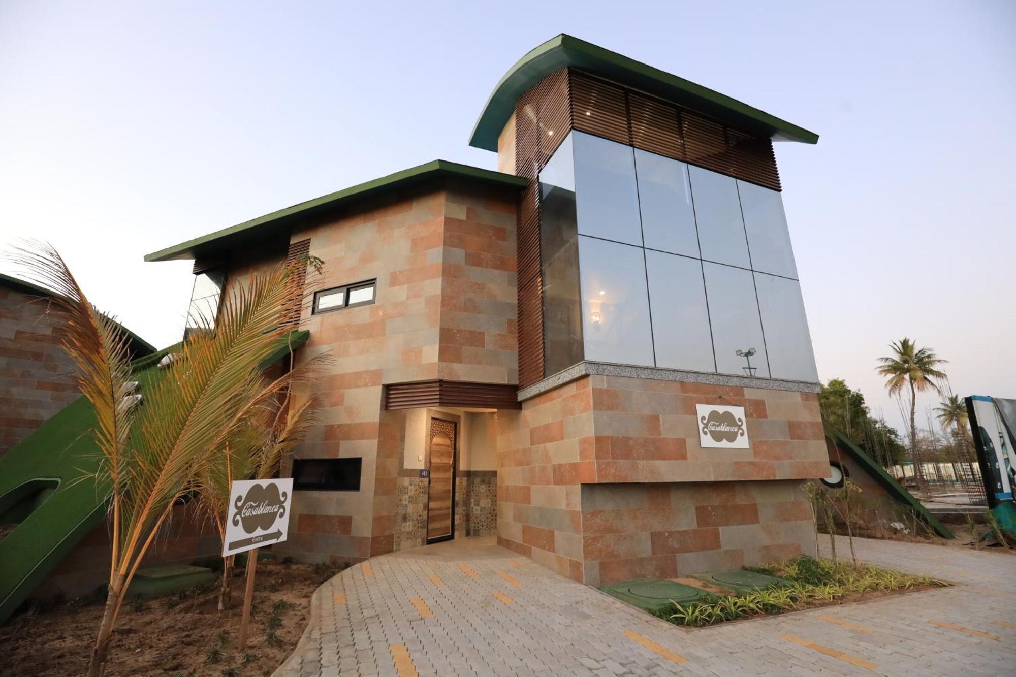 Neonz Resort & Club Ānand Dış mekan fotoğraf