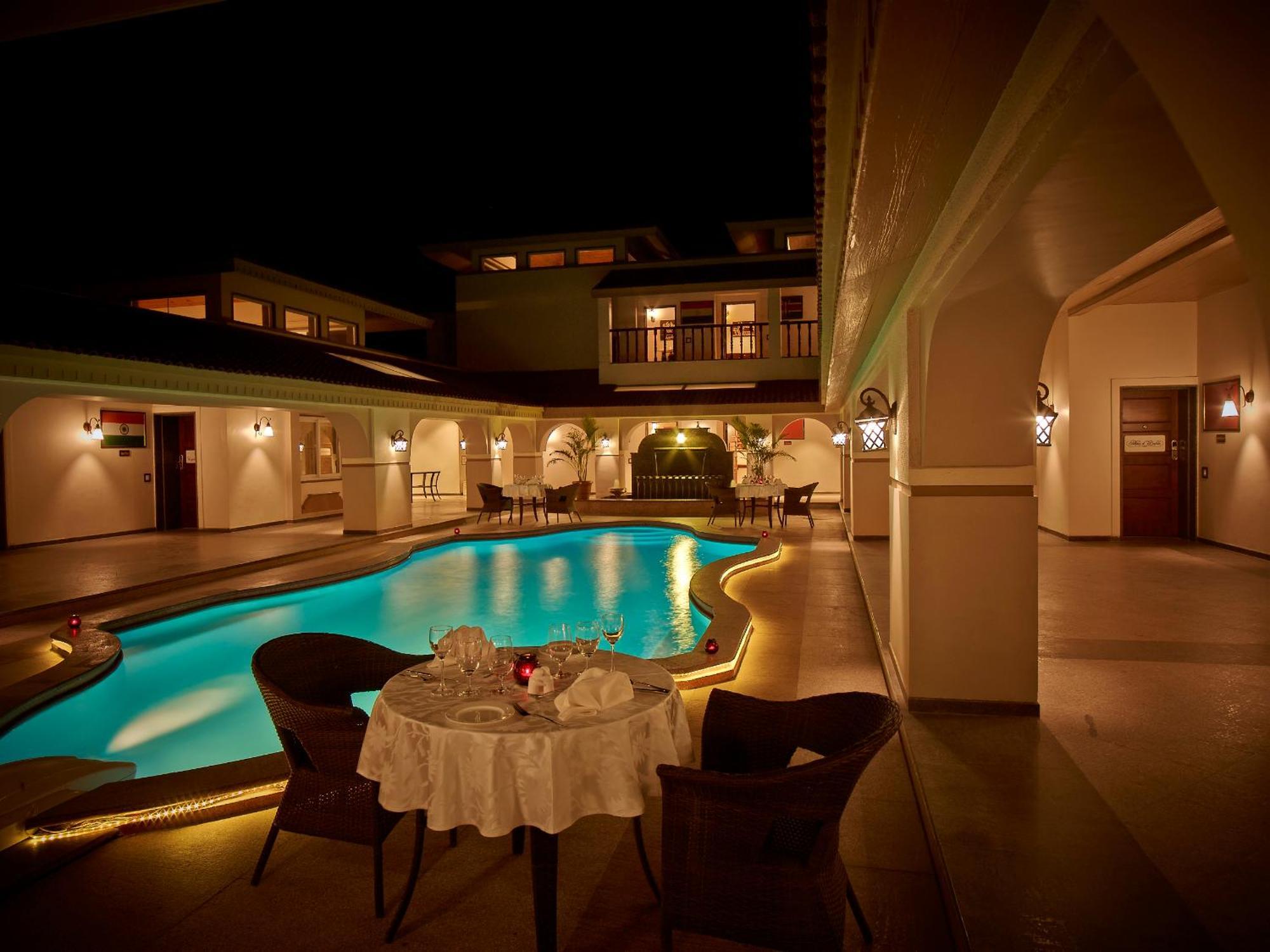 Neonz Resort & Club Ānand Dış mekan fotoğraf