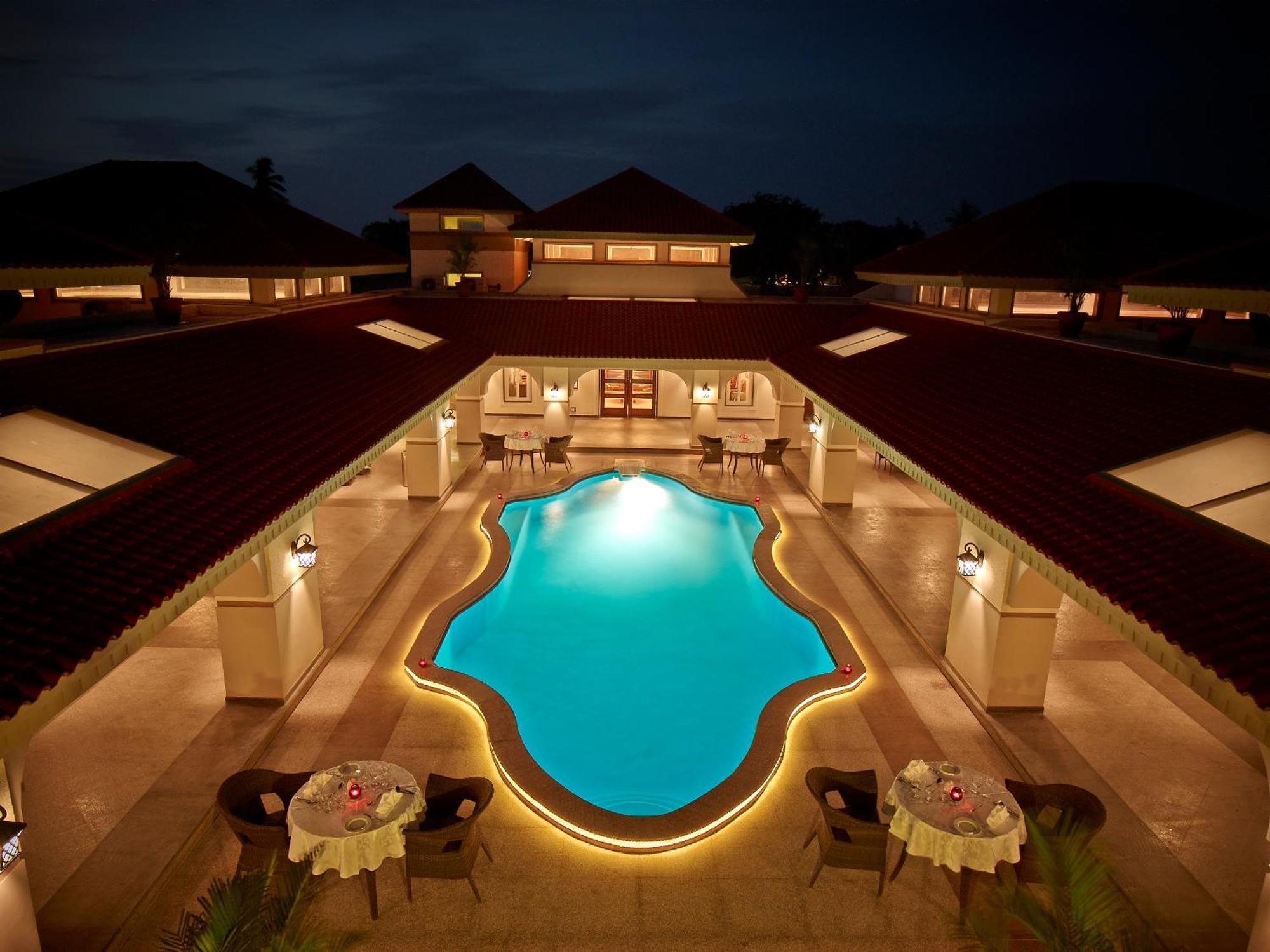 Neonz Resort & Club Ānand Dış mekan fotoğraf