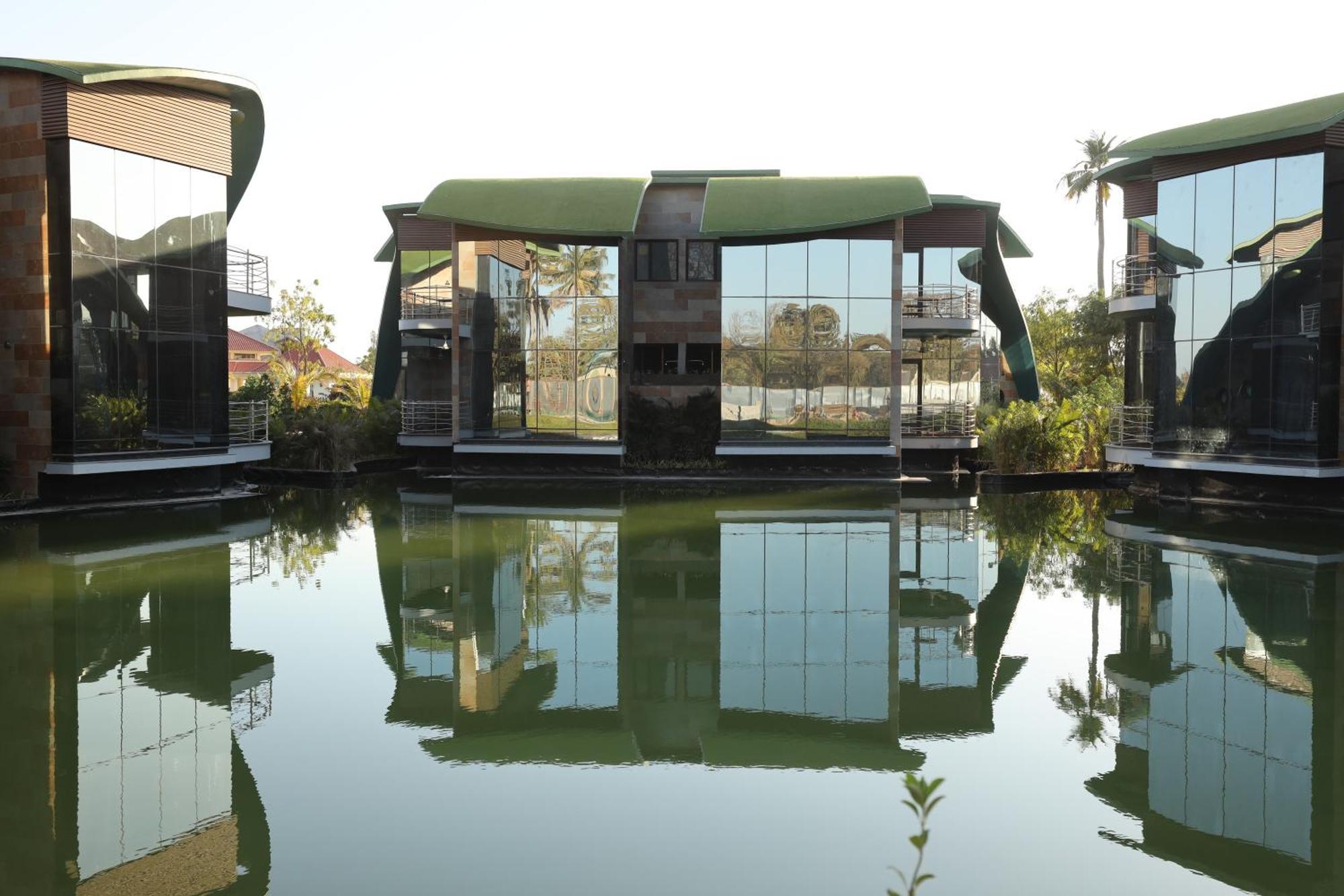 Neonz Resort & Club Ānand Dış mekan fotoğraf