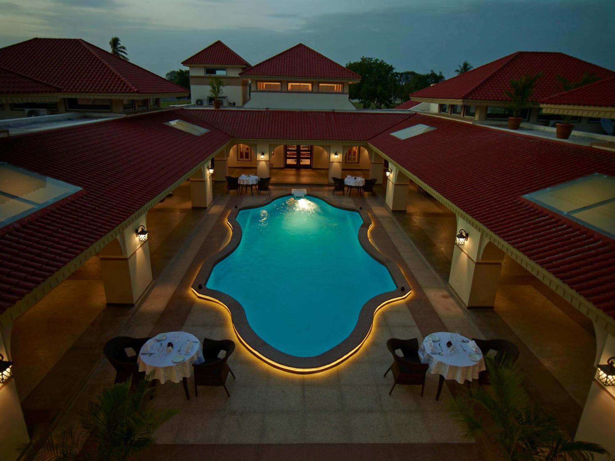 Neonz Resort & Club Ānand Dış mekan fotoğraf