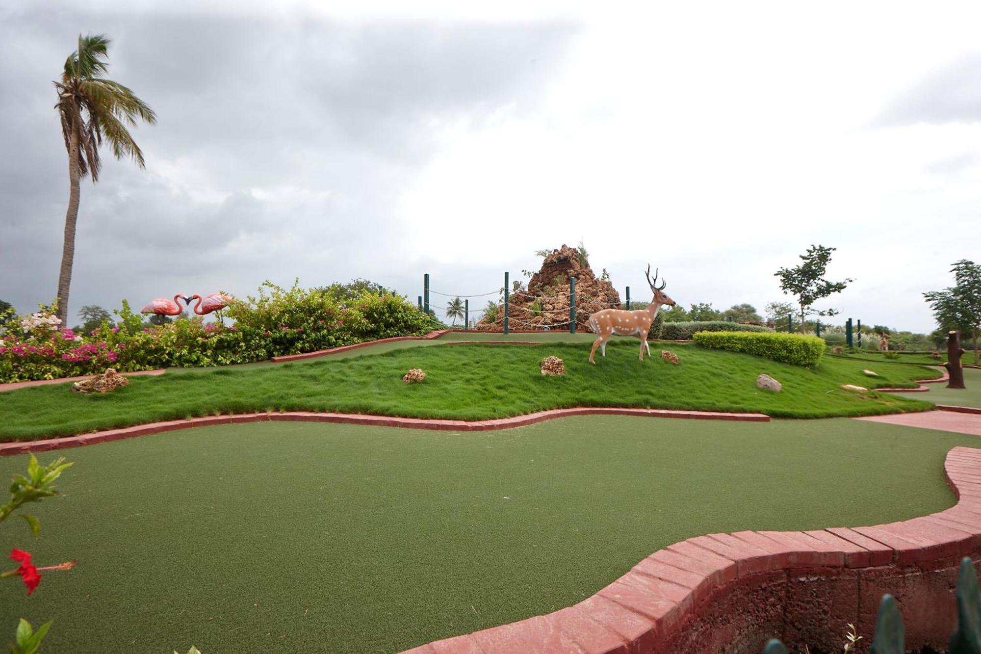Neonz Resort & Club Ānand Dış mekan fotoğraf